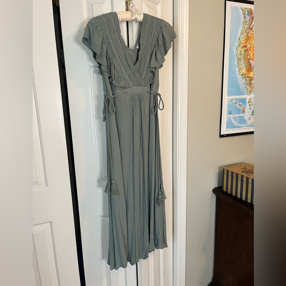Baltic Born Jennifer Deep V Maxi Dress, Sage Green Size M - Picture 9 of 13